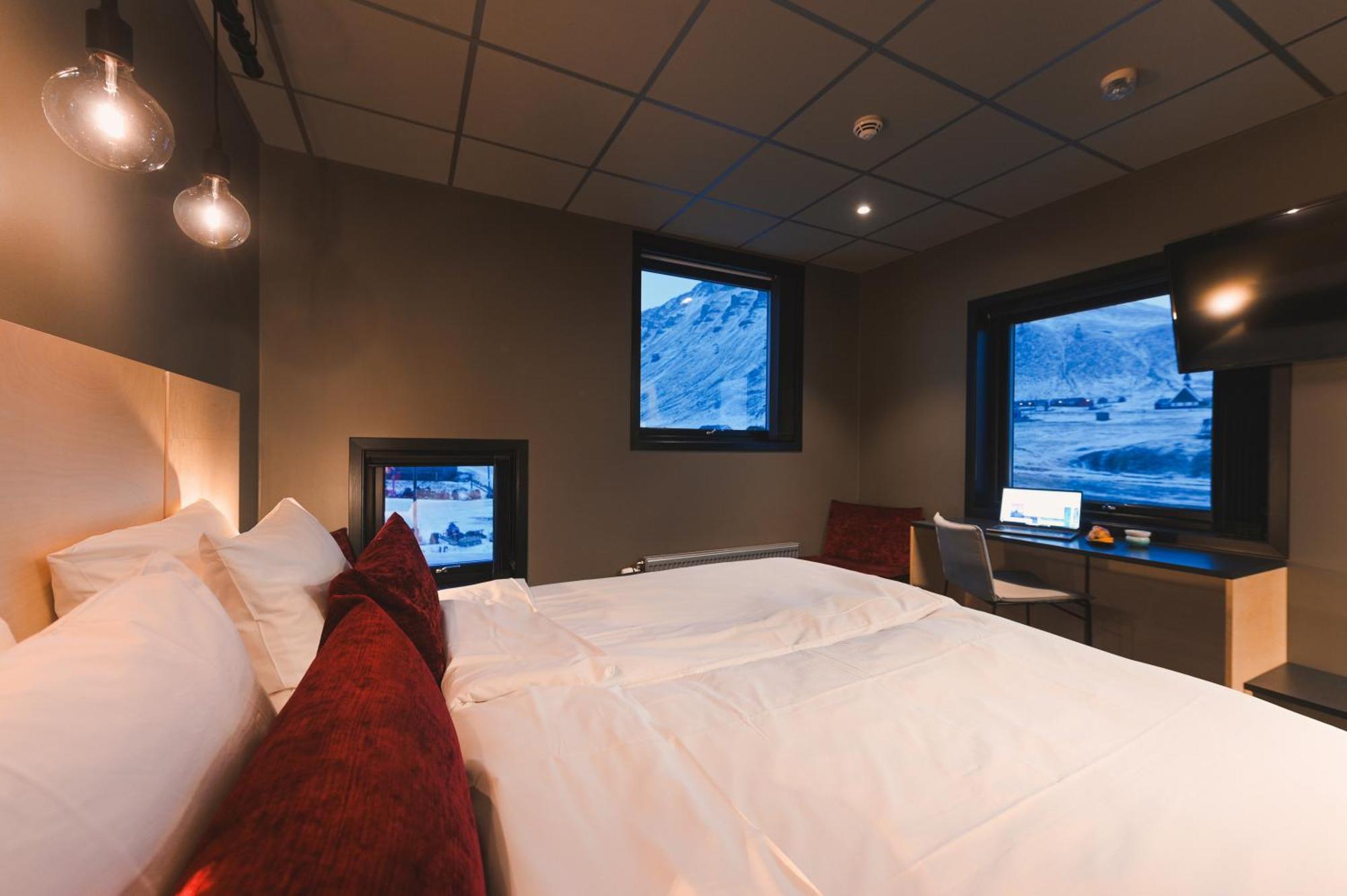 Svalbard Hotell | The Vault Longyearbyen Exteriör bild